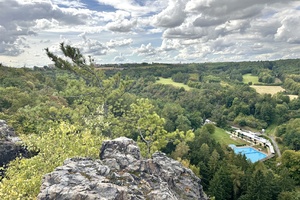 Koupaliště Divoká Šárka v Šáreckém údolí