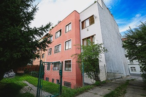dům