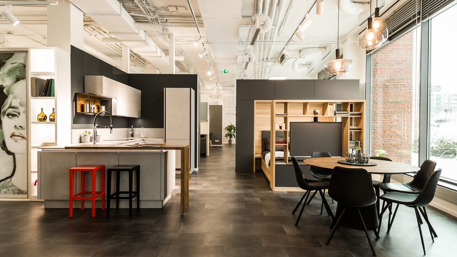 CUSTOM INTERIOR DESIGN