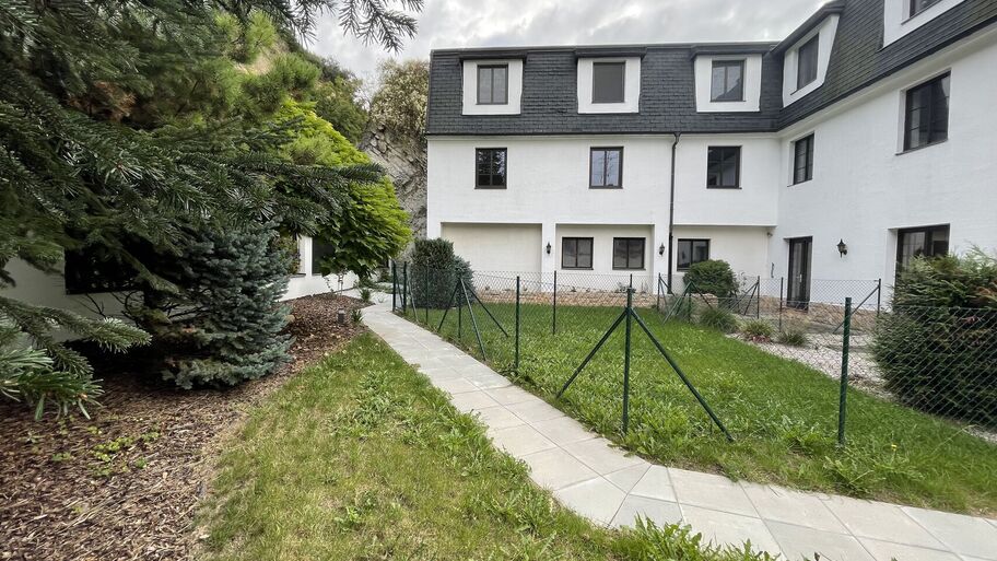 POD ŽVAHOVEM