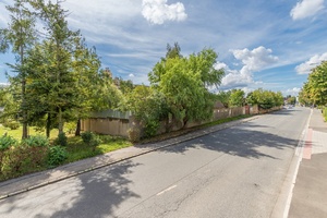 původní fotografie před stavbou - ulice Stochovská